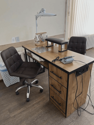 Весеннее обновление: маникюр и педикюр со скидкой до 57%