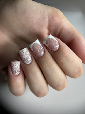 Красота в деталях: маникюр, педикюр, ламинирование ресниц и коррекция бровей — со скидкой до 40%!